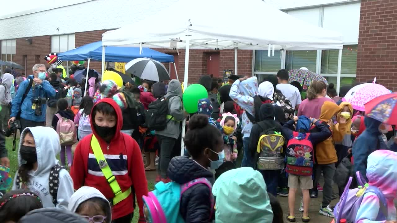 Thumbnail image for MCOL: Walk to School Day