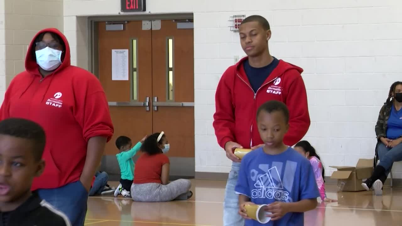 Thumbnail image for Montgomery County Recreation: Volunteering - Male VO