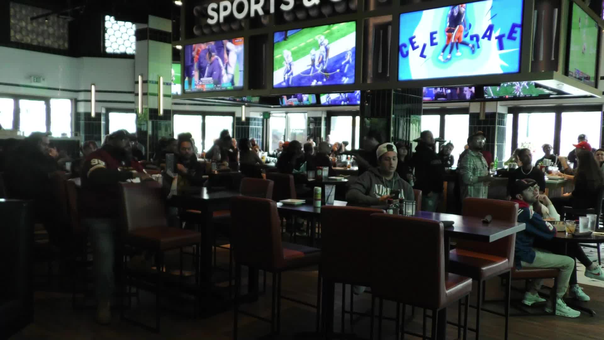 Thumbnail image for MCOL: Commanders Fans at Sports & Social