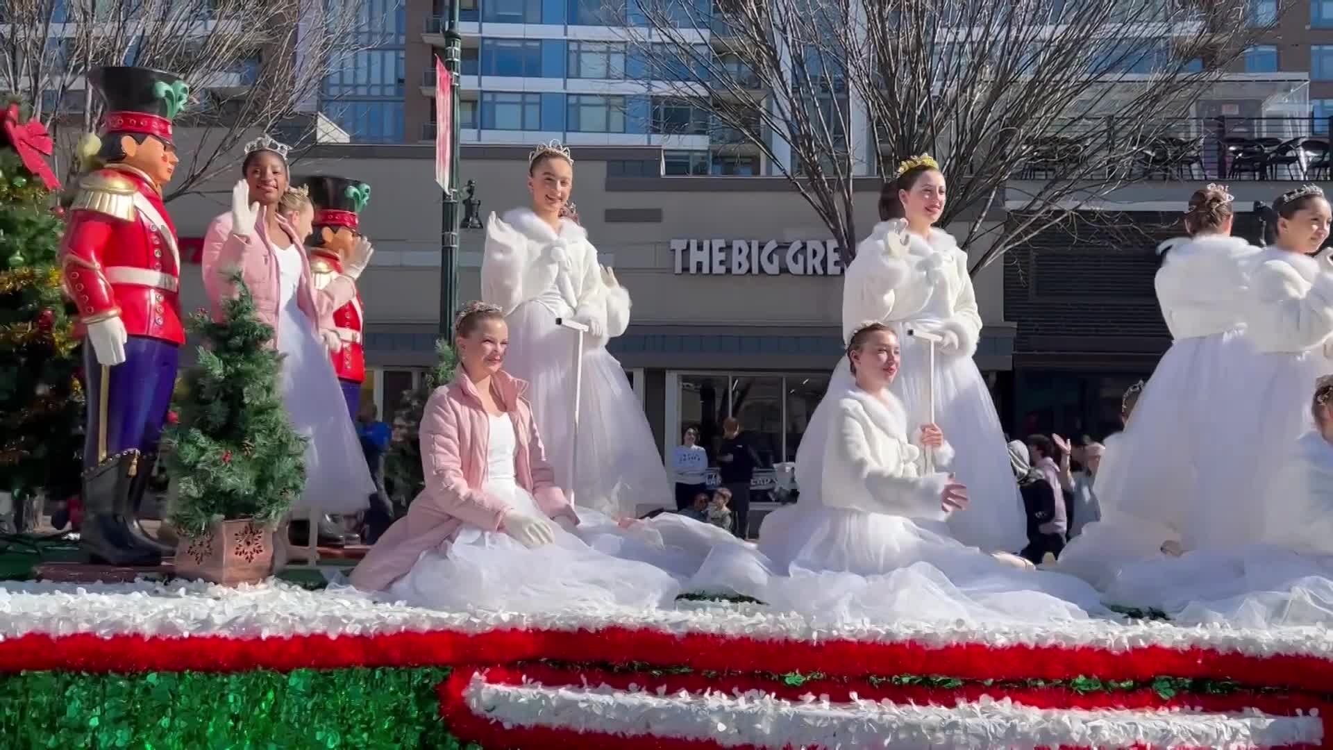 Thumbnail image for MCOL: Thanksgiving Parade 2023