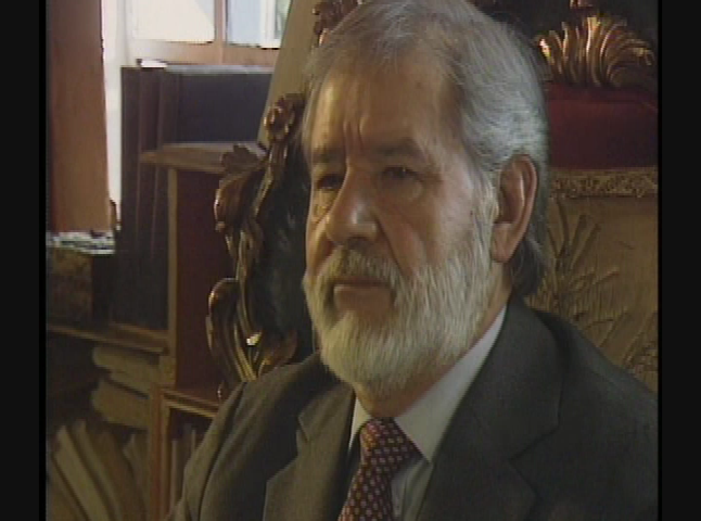 Thumbnail image for Destinos: An Introduction to Spanish; "Episodio 52: Siempre lo amó"